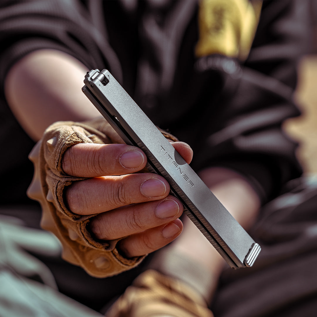 Tissaw: a CNC-Machined Titanium Folding Hand Saw